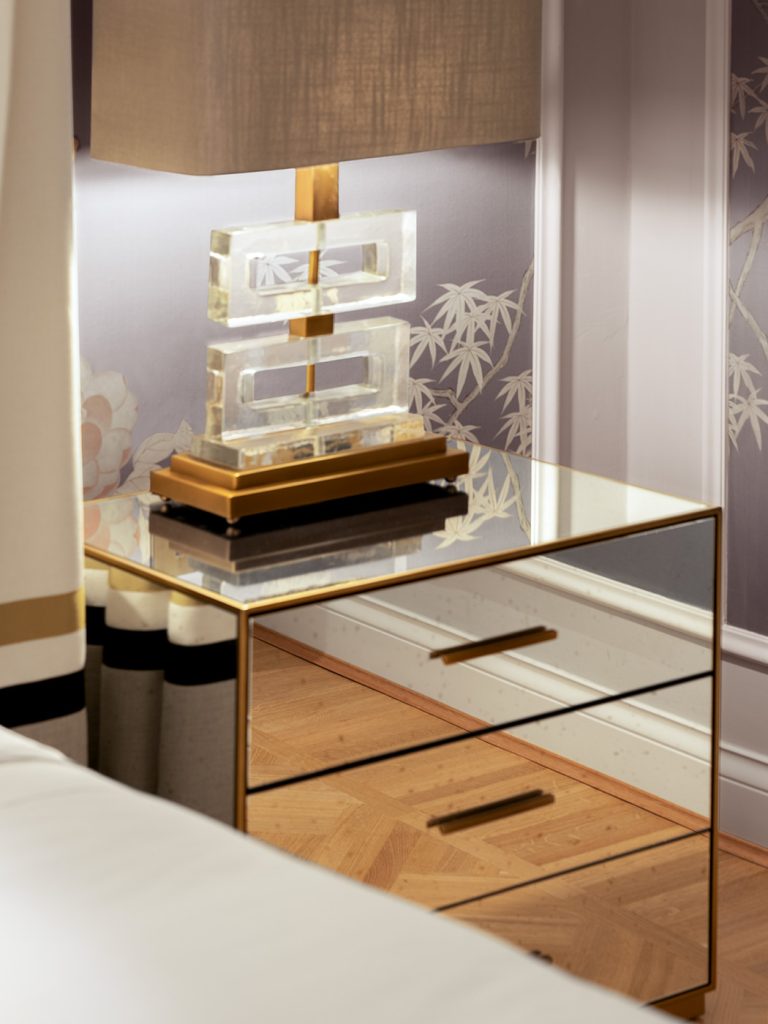 Realizzazioni Grand Hotel Principe di Piemonte Tosconova suite comodino