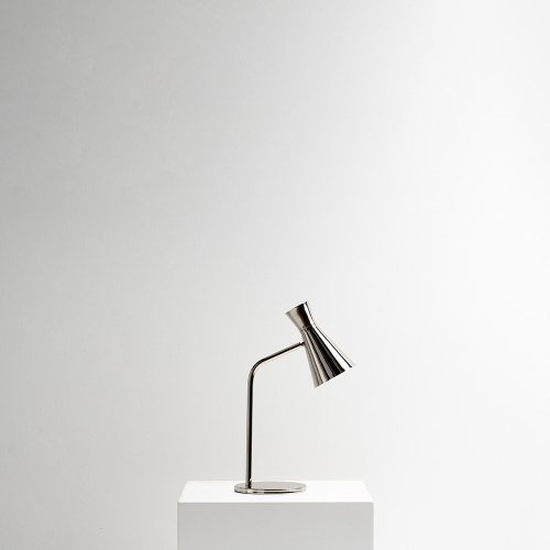 Lampada da tavolo Nelly in nichel frontale