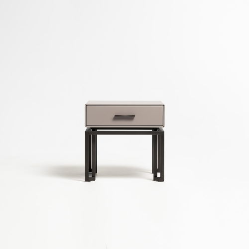 Comodino Oro finitura laccata greige foto frontale