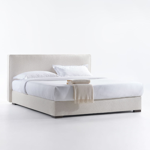 Letto Paul imbottito rivestimento Gubbio L01 foto tre quarti