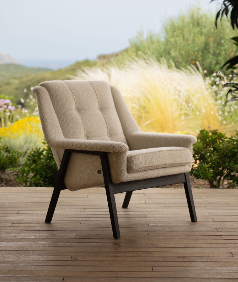 bespoke luxury armchair Victoria with natural fabric