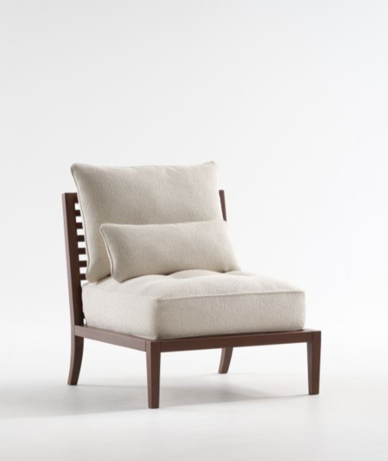 Luxury armchair with solid wood structure